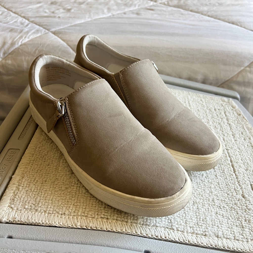 DONATED Kensie Soren Women's Fashion Low Top Sneaker - Picture 2 of 8